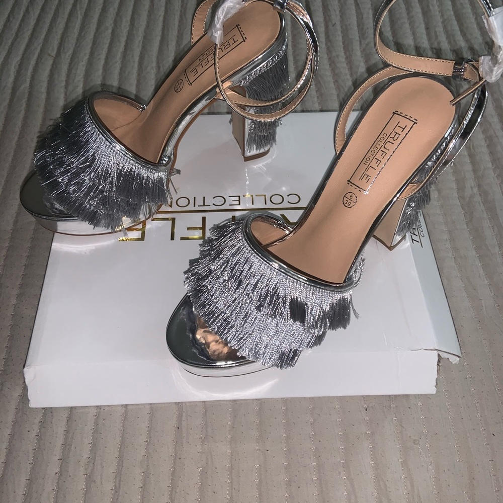 Sandals - Picture 2 of 4